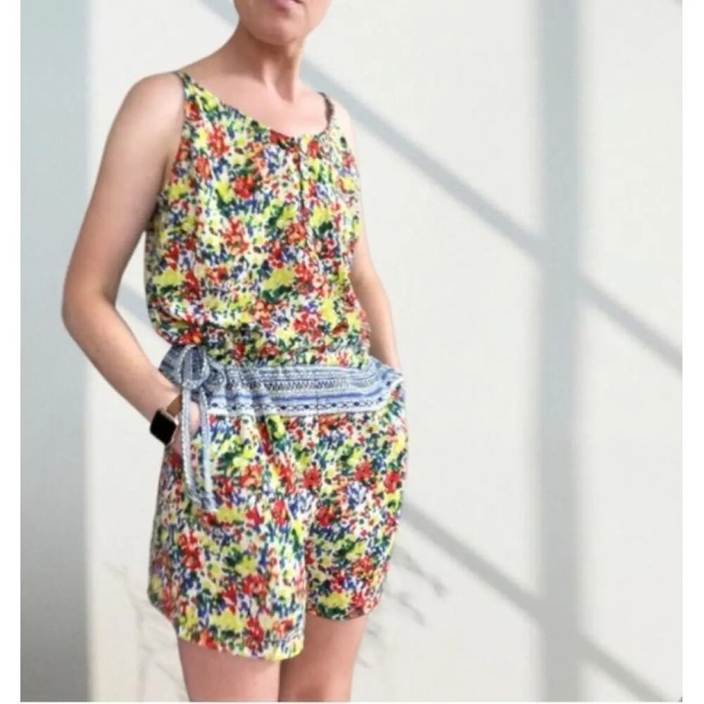 Cabi Fiesta sleeveless romper sz small floral with pockets